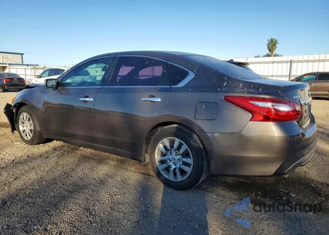2016 Nissan Altima 2.5 z USA, uszkodzony, nr VIN 1N4AL3AP4GC118284